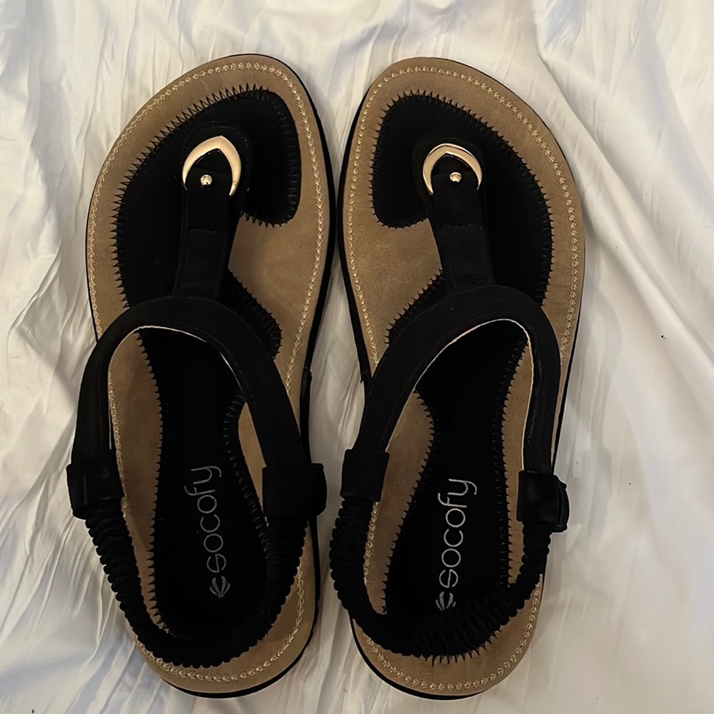 New without tags Socofy sz 36 or 4.5 sandals very comfortable